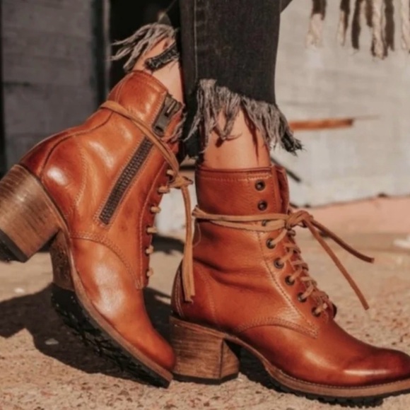 Freebird Women’s Cavalier Tan Leather Side Zipper Ankle Boots, size 7 - Picture 1 of 11